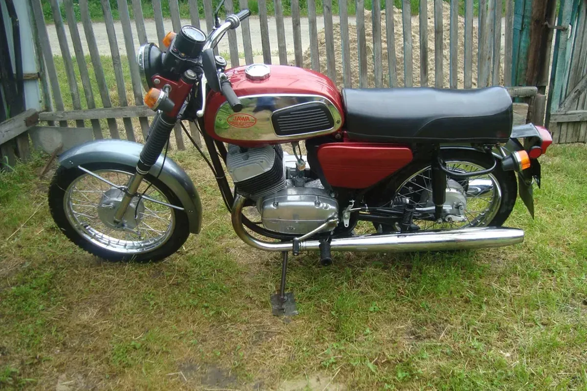 JAWA 350/634: сторона двигателя с приводом сцепления